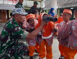 Anggota Kodim 0726/Sukoharjo dampingi anak-anak BA Aisyiah Jetis 1 Outing Class