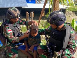 Satgas Yonif RK 115/ML Melaksanakan Anjangsana Ke Kampung Pruleme Sambil Berikan Pangkas Rambut Gratis Kepada Masyarakat.