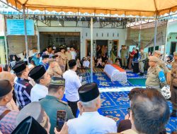 Bupati Batu Bara Pimpin Upacara Pelepasan Jenazah Camat Talawi Kabupaten Batu Bara.