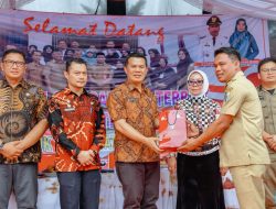 Camat Datuk Tanadatar Efendi Menerima Penghargaan Tim Kusus Dari Propinsi Sumatra Utara.