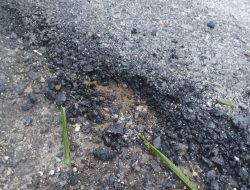 Peningkatan Ruas Jalan Dusun II Dan III Desa Titi Merah Kec.Limapuluh Pesesis Kab.Batu Bara Sangat di Sesalkan  Olah Masyarakat.