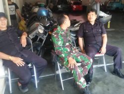Demi Jalin Keakraban dengan Warganya, Babinsa Kelurahan Jayengan Laksanakan Komsos.
