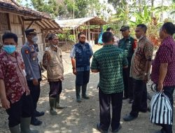 Babinsa Imbau Warga Periksa Hewan Ternak Mati Mendadak Antisipasi Antraks,