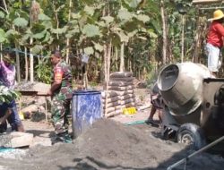 Bantu Atasi Kesulitan Warga Binaannya, Babinsa Koramil Kanigoro Terjun Langsung Ke Lapangan,
