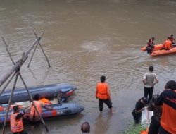 Kaban BPBD Labuhanbatu Perintahkan Personil Mencari Korban Hanyut di Sungai Bilah Pindoan,