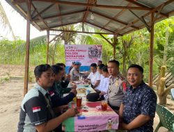 Kapolsek Indrapura AKP JONNI H.Damanik SH.MH.Melaksanakan Pojok Pemilu Damai 2024.