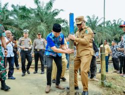 Pj.Bupati Batu Bara Nizhamul Cabut Portal Jalan di Perlintasan KA Demi Keamanan dan Percepat Akses Jalan di Wilaya Hukum Batu Bara