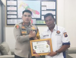 Kapolres Batu Bara AKBP Taufiq Hidayat Thayeb SH,S,IK Terima Penghargaan Sertifikat.