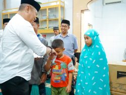 Safari Kedua, Pj. Bupati Nizhamul Berikan Bantuan Kepada Kaum Dhuafa..