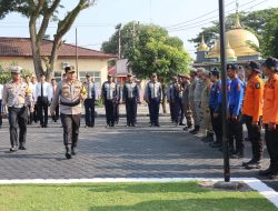 Kapolres Batubara Bara Pimpin Apel Gelar Pasukan Operasi Ketupat Toba 2024.