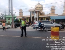 Ciptakan Kenyamanan Saat Ibadah Sholat Jumat Sat Lantas Polres Batu Bara laksanakan Pengaturan Arus Lalu Lintas.