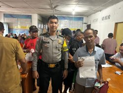 Bhabinkamtibmas Polsek lndrapura Laksanakan Pengamanan Pembagian Bansos PKH.
