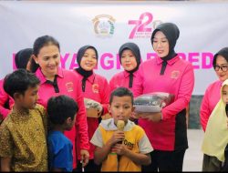 Sapa Pengungsi Banjir Bandang Sumbar, Ketum Bhayangkari Hibur Anak-anak Pengungsi