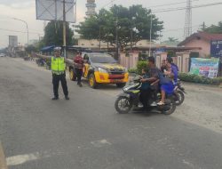 Kasat Lantas Polres Batu Bara AKP HW Siahaan SH, Giat Pengaturan Arus lalulintas di Lokasi Gereja..