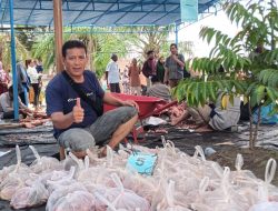 PCM Tanjung Tiram Bagikan Ratusan Kantong Daging Qurban Kepada Masyarakat Yang Wajib Menerima Nya..