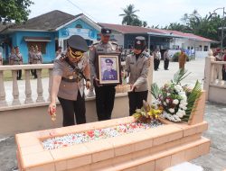 Peringati Hari Bhayangkara Ke-78 Polres Batu Bara Gelar Ziarah kemakam Brigjen Pol Syahrul Zainal.