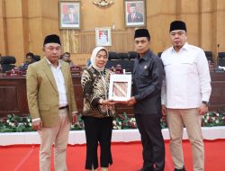Rapat Paripurna di Ruangan Aula DPRD Batu Bara Pembahasan Belanja Daerah Batu Bara Tahun 2025.