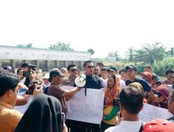 Pj. Bupati Heri Tanggapi Keluhan Petani Terkait Tanggul Sungai Dalu-Dalu.