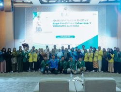 Pj. Bupati Salurkan Beasiswa Kepada Mahasiswa Kurang Mampu.