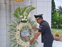 Kenang Jasa Para Pahlawan, Lapas Kelas IIA Labuhan Ruku Laksanakan Ziarah Tabur Bunga.