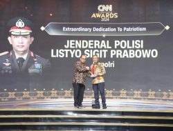 Kapolri Raih Penghargaan Extraordinary Dedication of Patriotism.