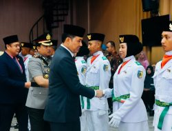 Pj. Heri Wahyudi Kukuhkan 44 Anggota Paskibraka Batu Bara.