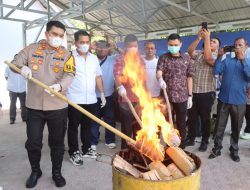 Sat Res Narko Polres Batu Bara Saksikan Pemusnahan Barbut Narkoba Dilakukan Kapolres Batu Bara