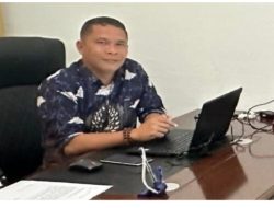 Komisi Pemilihan Umum (KPU Batu Bara Peneletian Berkas Perbaikan Administrasi.
