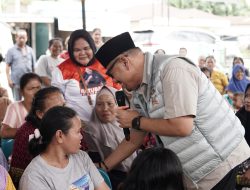 Acukan Dua jari,Warga Desa Tanjung Seri Kecamatan Laut Tador Sambut Kedatangan Paslon Dengan Bahagia