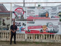 Bawaslu Kabupaten Batu Bara Serentak Pasang Spanduk di Seluruh Desa.