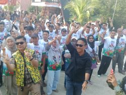 Membludak!!! Ribuan Orang Tumpah Ruah di Pantai Sejarah, Saksikan Pengukuhan Tim Pemenangan Baharuddin – Syafrizal.