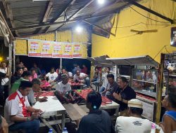 Kunjungi Para Nelayan di Desa Guntung Kecamatan Lima Puluh Pesisir Paslon 02 Bahar Siagian Ajak Ngobrol Sambil Ngopi