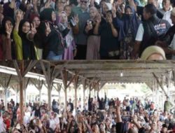 Ribuan Masyarakat Hadir Acara Kenduri Di Sei Bejangkar Baharuddin Akan Membangun Tana Kelahiran Nya.
