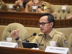 Wamendagri Bima Arya Ajak Pemda Tingkatkan Partisipasi Pemilih Pemula di Pilkada 2024.