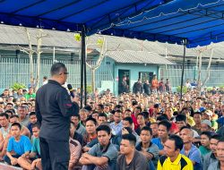 Kalapas Labuhan Ruku Kanwil Kemenkumham Sumut Berikan Arahan Kepada Warga Binaan.Menjelang Pilkada 2024.