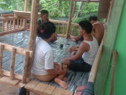 Babinsa Koramil 1311-03/Petasia Ajak Warga Jaga Kerukunan Jelang Pilkada di Wilayah Kabupaten Morowali Utara.