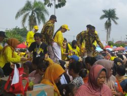 Golkar Cilacap Bagikan Ribuan Liter Minyak Goreng Gratis untuk Warga Saat Gelar Senam Sehat