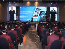 Beri Kuliah Umum di UKRI Bandung, Mendagri Ajak Mahasiswa Wujudkan Indonesia Emas 2045.