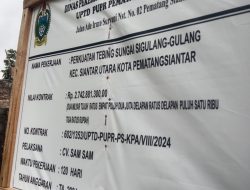 Proyek perkuatan tebing sungai bernilai fantastis, Rp 2,7 miliar, di Kelurahan
