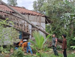 Diterjang Angin Kencang, 10 Rumah Warga di Cilacap Rusak 