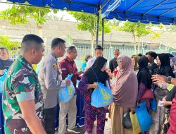 Lapas Labuhan Ruku Bagikan 76 Paket Sembako Kepada Keluarga Warga Binaan Yang Kurang Mampu.