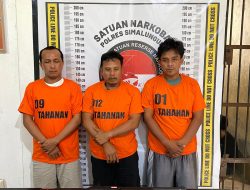 Satres Narkoba Polres Simalungun Aman Kan Tiga Tersangka Pengedar Narkoba Jenis Shabu-Shabu Sebanyak 8,25 Gram Dan Senjata Ilegal.