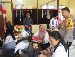 Kapolsek Tanah Jawa Jalin Silaturahmi dan Jaga Toleransi Beragama dengan Pendeta HKBP Tanjung Pasir