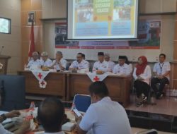 PMI Cilacap Beri Dana Subsidi kepada PMI Kecamatan Rp 8 Juta untuk Tanggulangi Bencana 