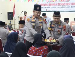 Momen Buka Puasa Bersama Kapolresta Cilacap dengan Lansia di Panti Sosial