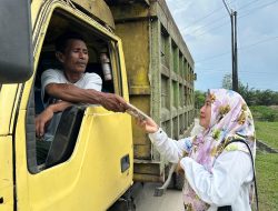PTPTN 1V Regional II Kebun dan PKS Dolok Sinumbah, Berbagi Takjil di Bulan Suci Ramadhan 1446 H