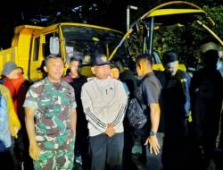 Tinjau Lokasi Banjir Bandang dan Longsor Di Parapat, Bupati Simalungun Turunkan Alat Berat dan Temui Korban Luka.