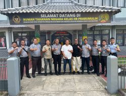 WUJUD SINERGITAS DENGAN APH, POLRES PRABUMULIH LAKUKAN PENGECEKAN SENJATA API DAN AMUNISI