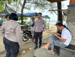 CEGAH PREMANISME, SATBINMAS POLRESTA CILACAP SAMBANGI PENGUNJUNG PANTAI TELUK PENYU*