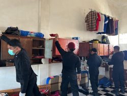 Razia Mendadak, Ka KPLP dan Kasi Adm Kamtib Geledah Kamar Warga Binaan Lapas Labuhan Ruku Tindaklanjuti Isu Negatif